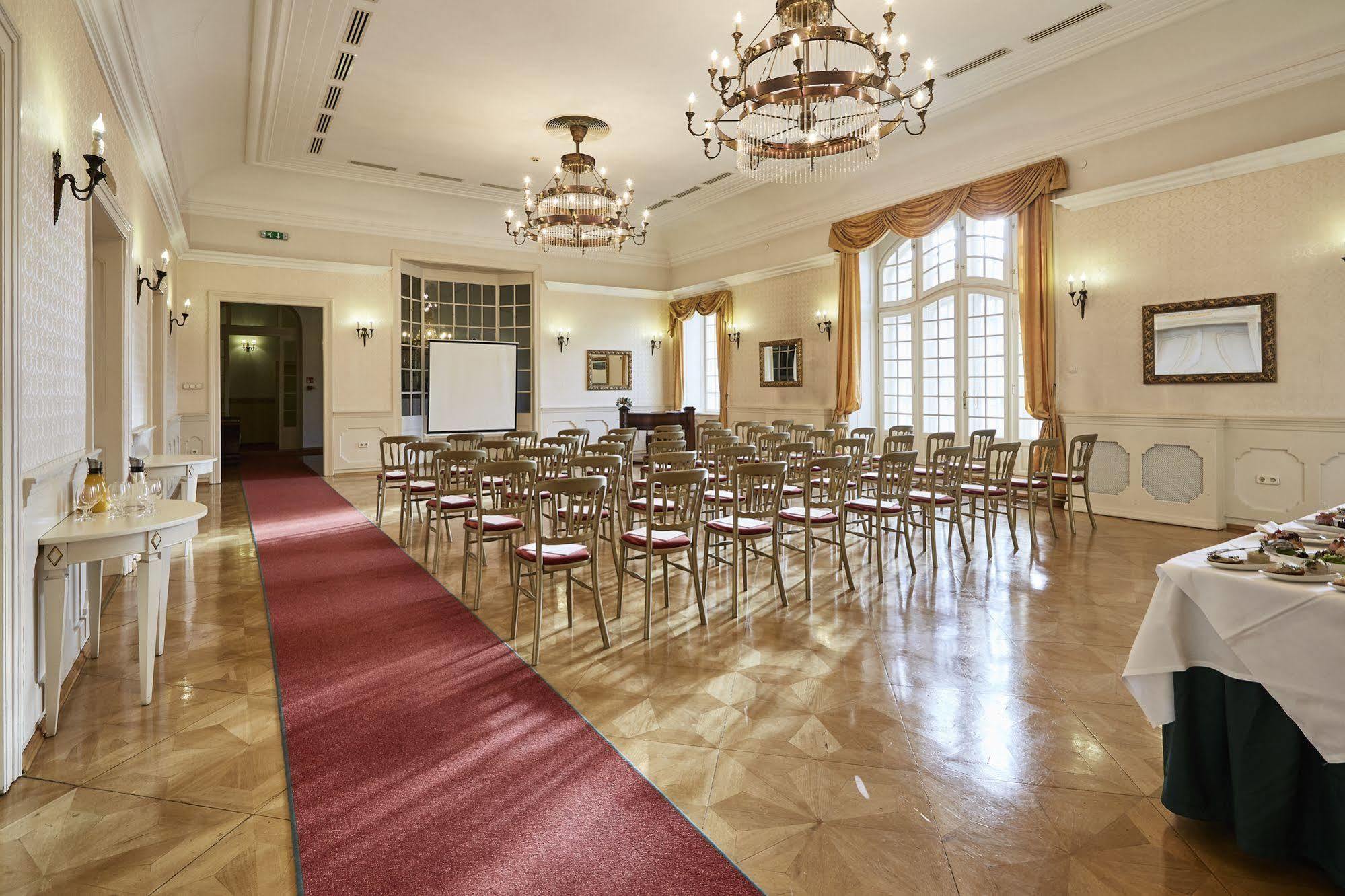 فندق Szidonia Castle Röjtökmuzsaj المظهر الخارجي الصورة